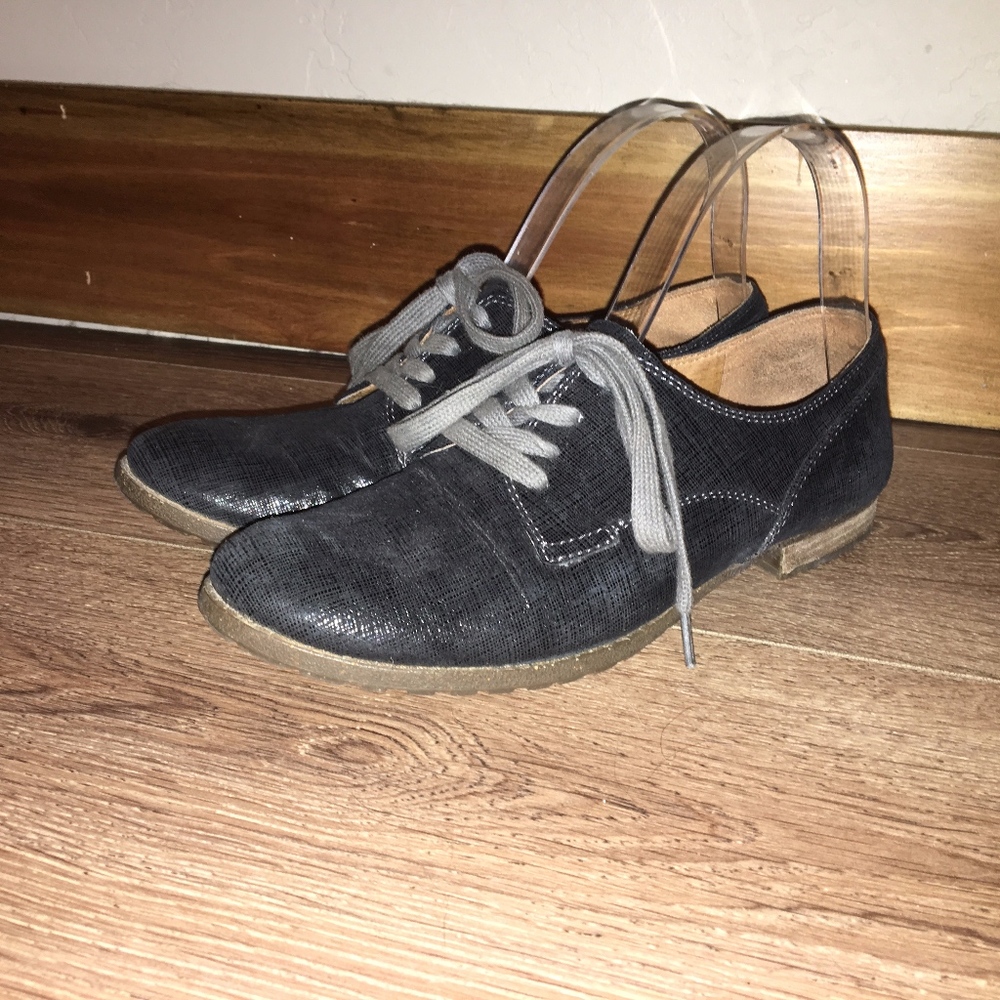 Anthropologie Naya Black Metallic Tiber Size 7.5